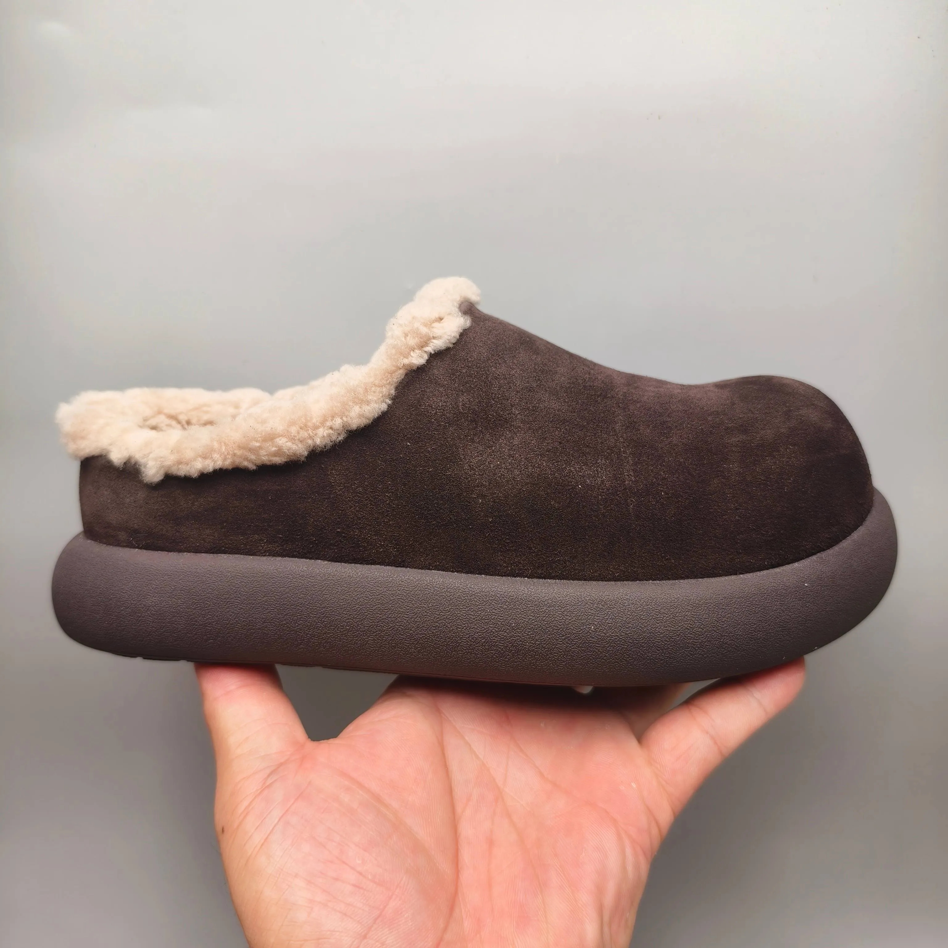 💰480 UGG sheepskin all-in-one snow boots 6088 UGG sheepskin all-in-one snow boots slip-on home shoes potato thick-soled women's shoes color: maroon antelope brown sand chocolate matching code: 35-40